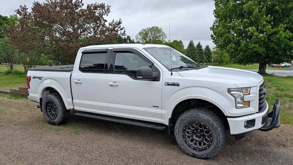 2016 Ford F-150 — Front 3/4